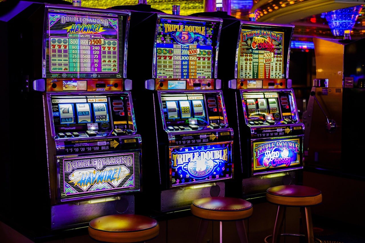 Roda36 live casino meja bakarat dan
roulette dealer langsung